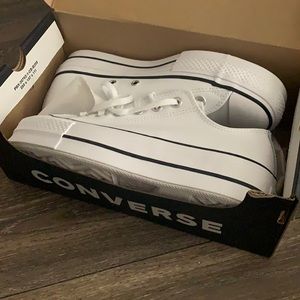 Size 7 Platform Converse sneakers